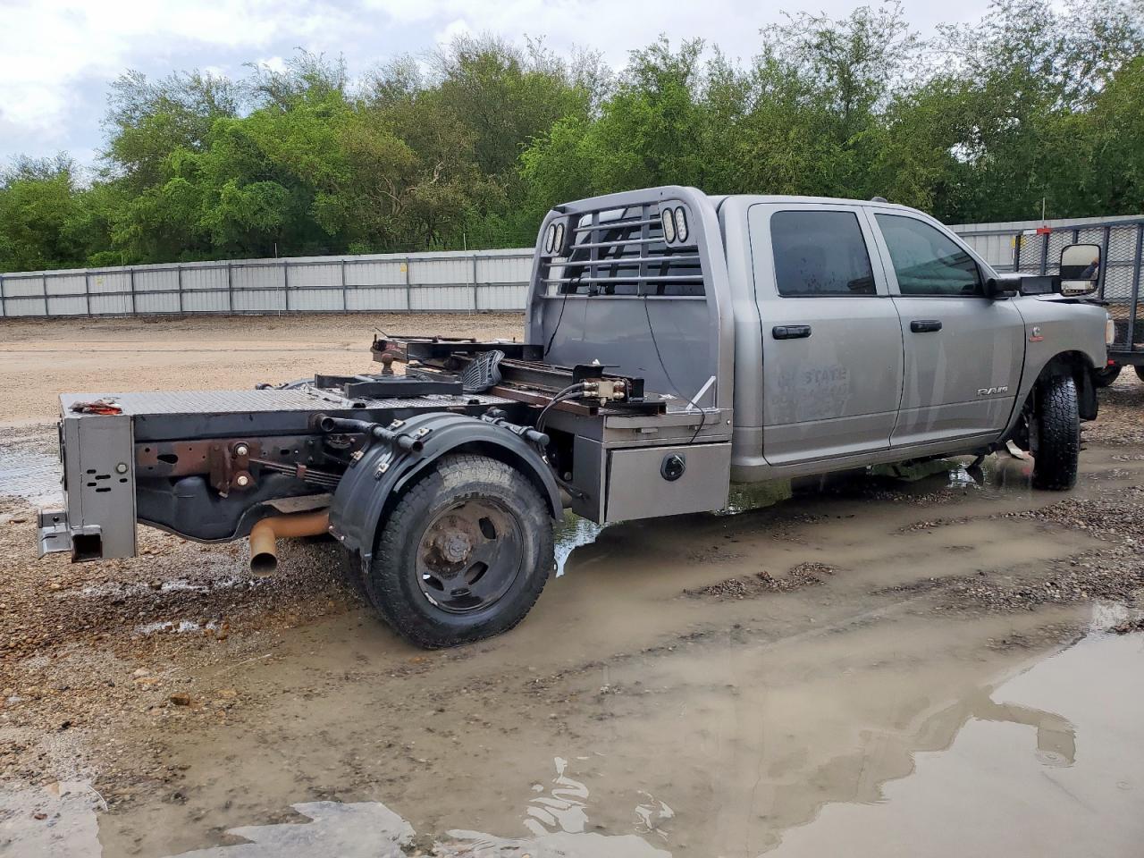 2022 Ram 3500 - Image 3