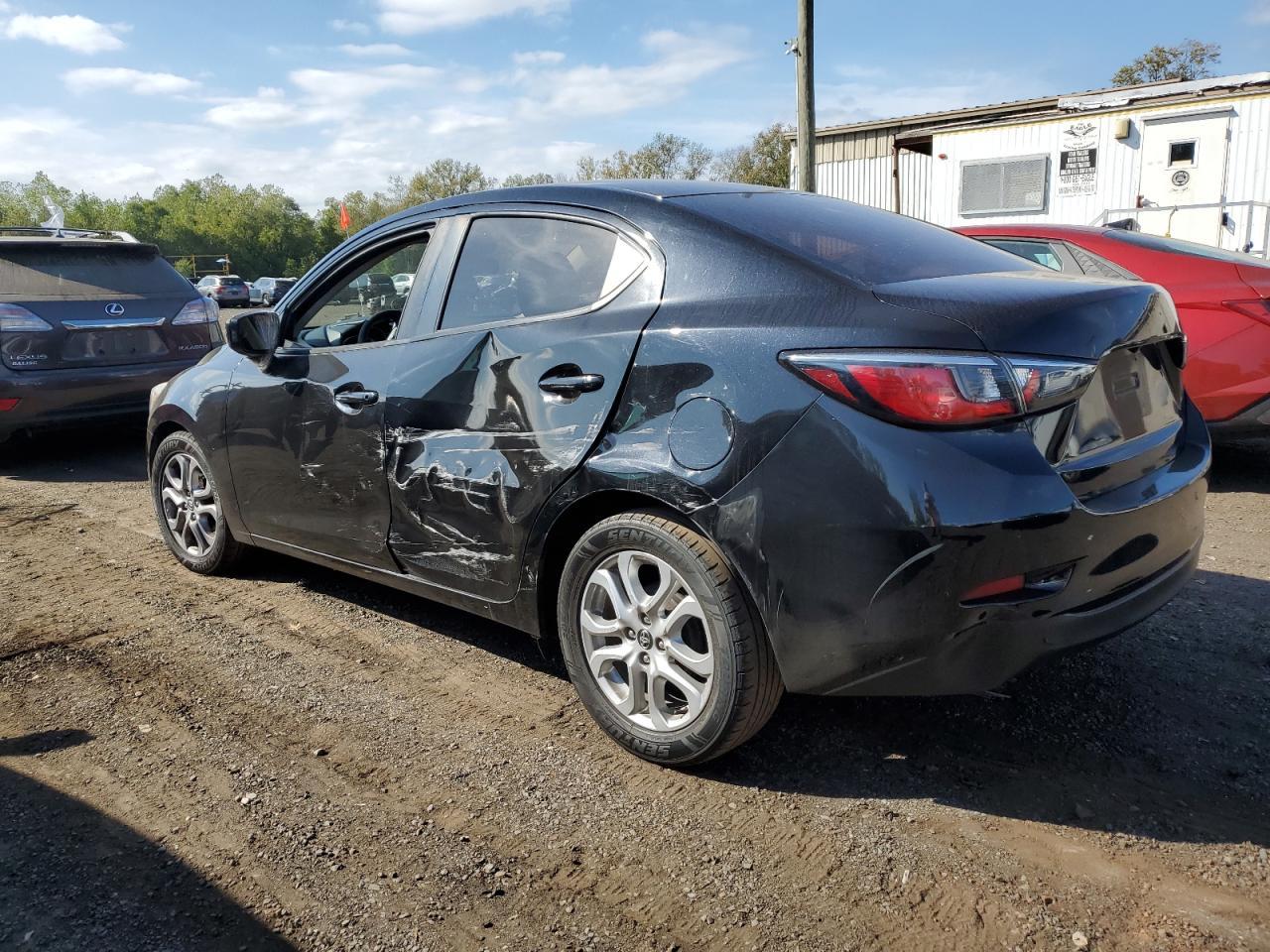 2017 Toyota Yaris Ia - Image 2