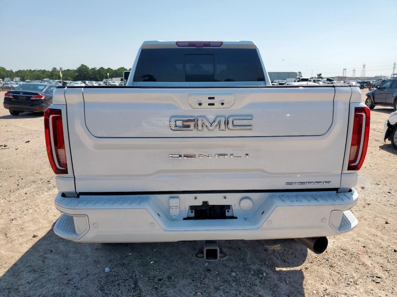 2022 GMC Sierra2500 - Image 6