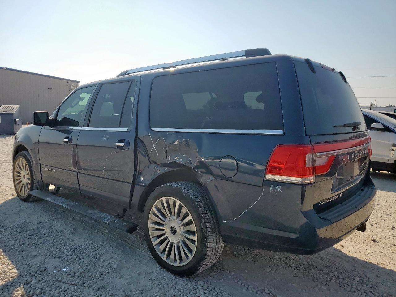 2017 Lincoln Navigator L Select - Фото 2