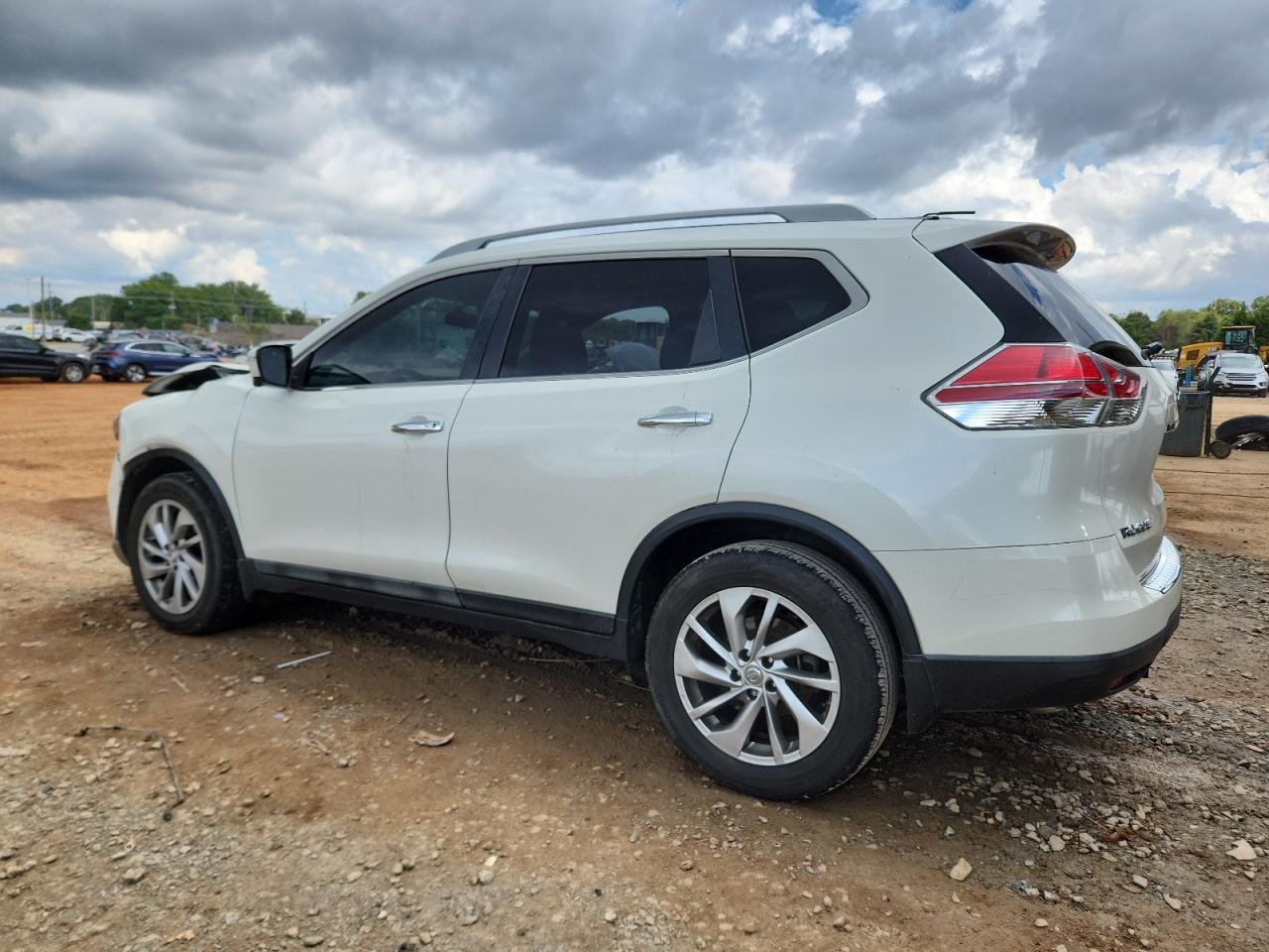 2015 Nissan Rogue S - Фото 2