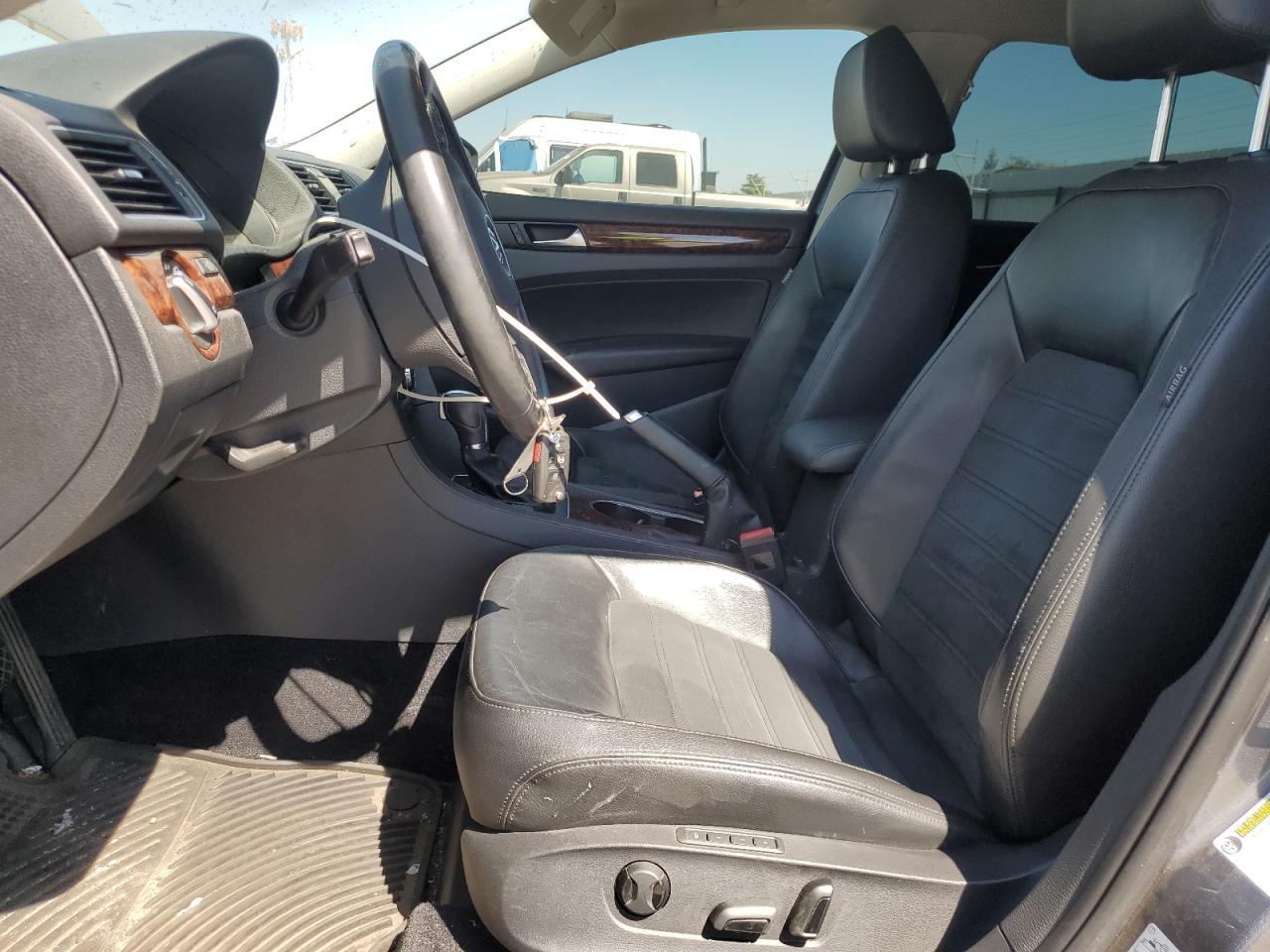 2013 Volkswagen Passat Sel - Image 7