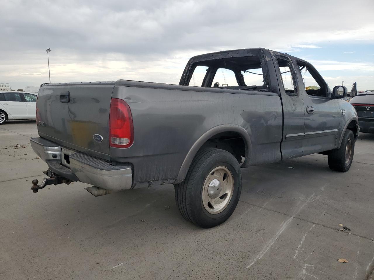2002 Ford F150 - Image 3