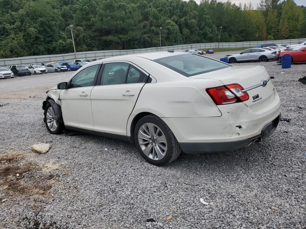 2011 Ford Taurus Se - Фото 2