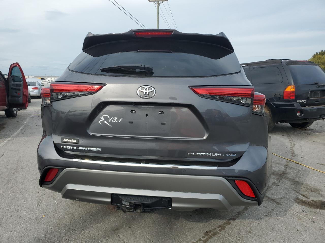 2022 Toyota Highlander Platinum - Image 6