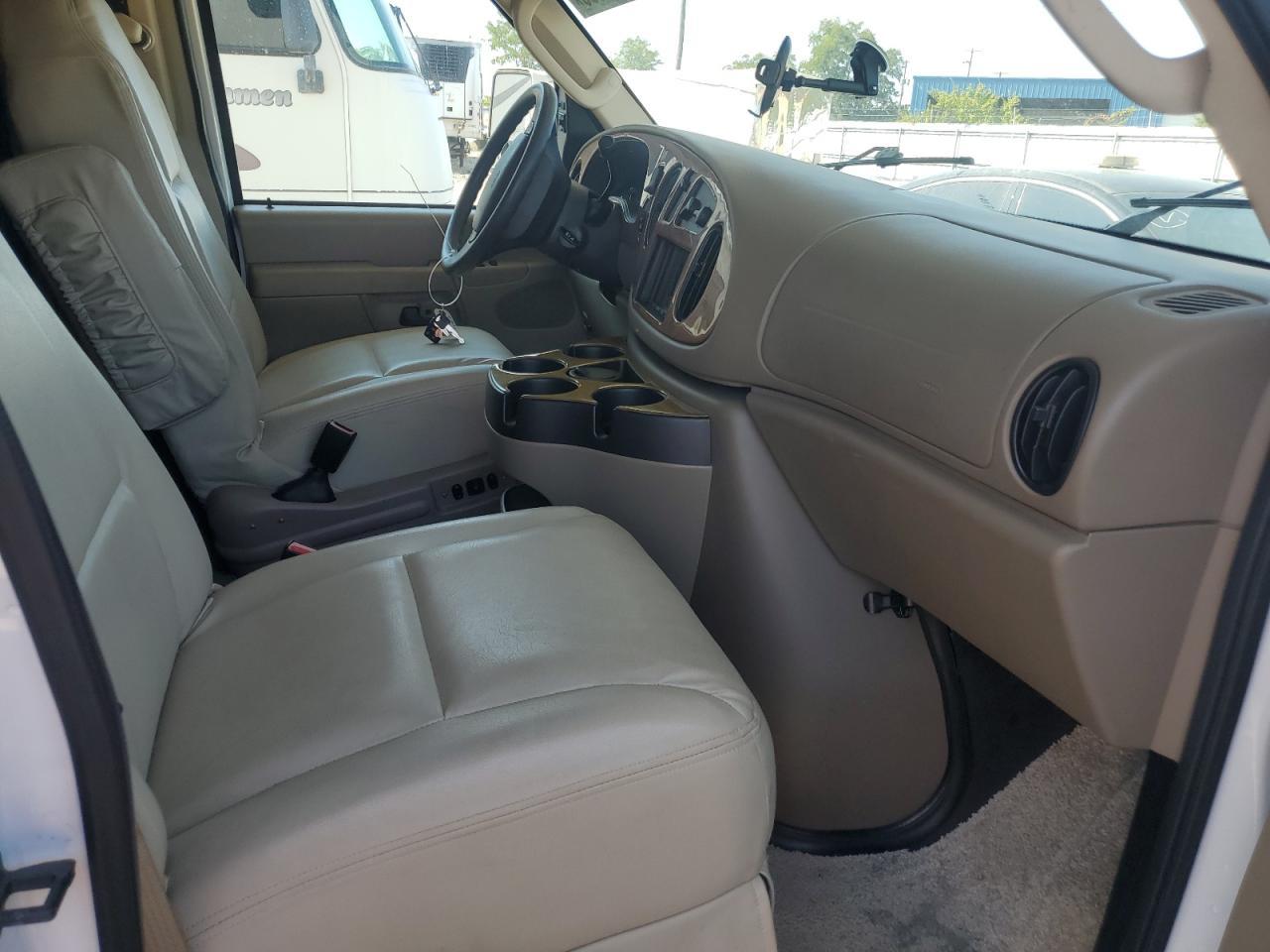 2008 Ford Econoline - Camper - Фото 5