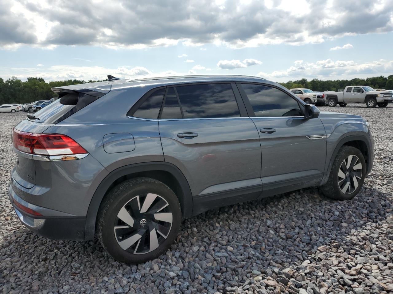 2024 Volkswagen Atlas Cross Sport Se - Image 3
