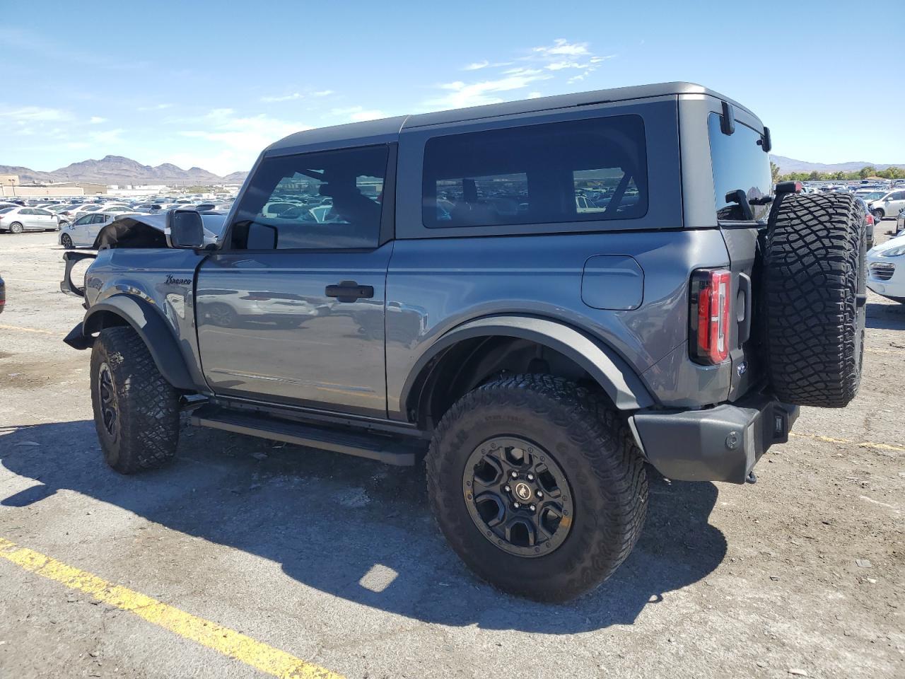 2022 Ford Bronco Base - Image 2