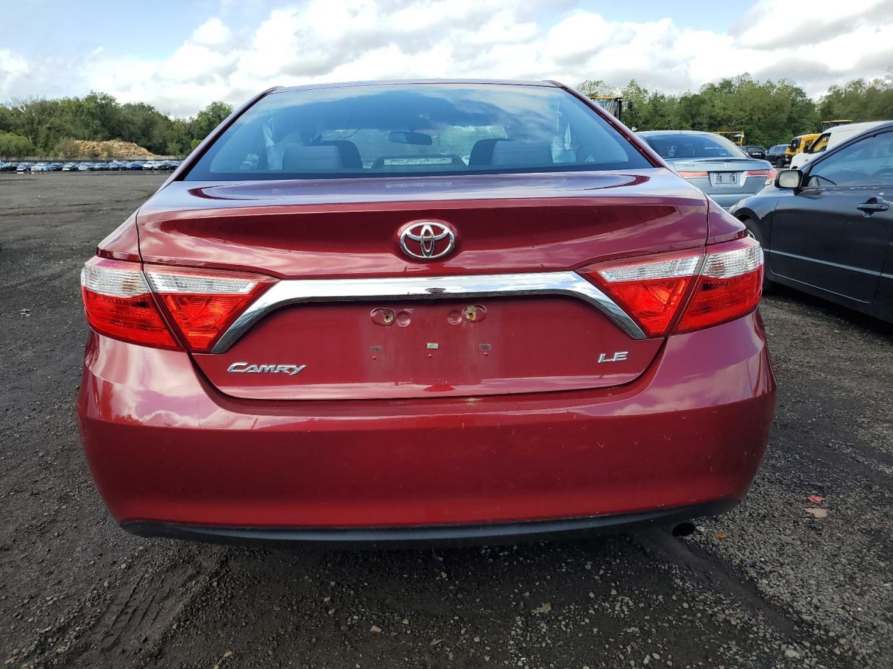 2017 Toyota Camry Le - Фото 6