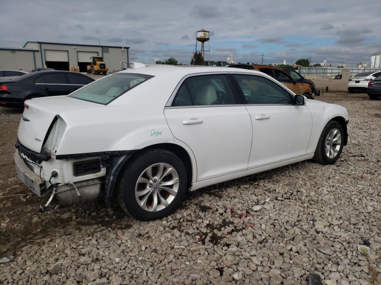 2015 Chrysler 300 Limited - Фото 3