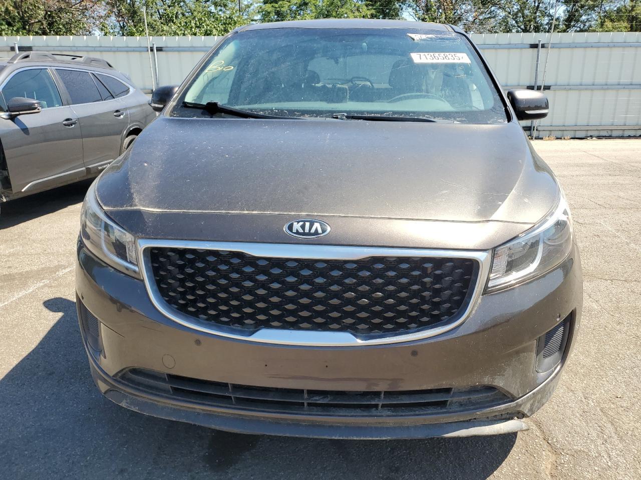 2017 Kia Sedona Lx - Фото 5