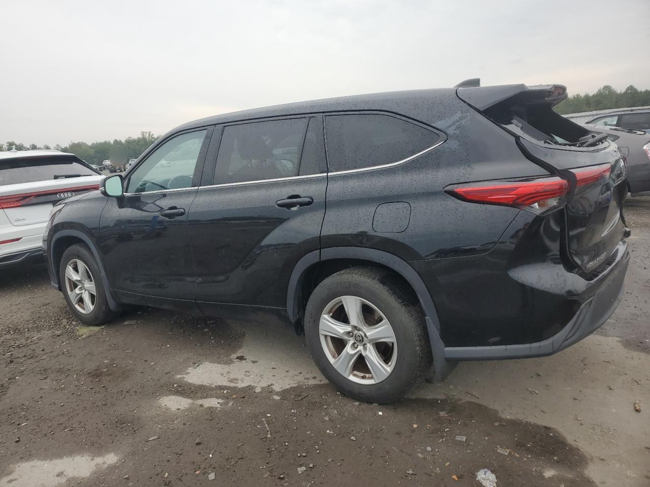 2021 Toyota Highlander L - Фото 2