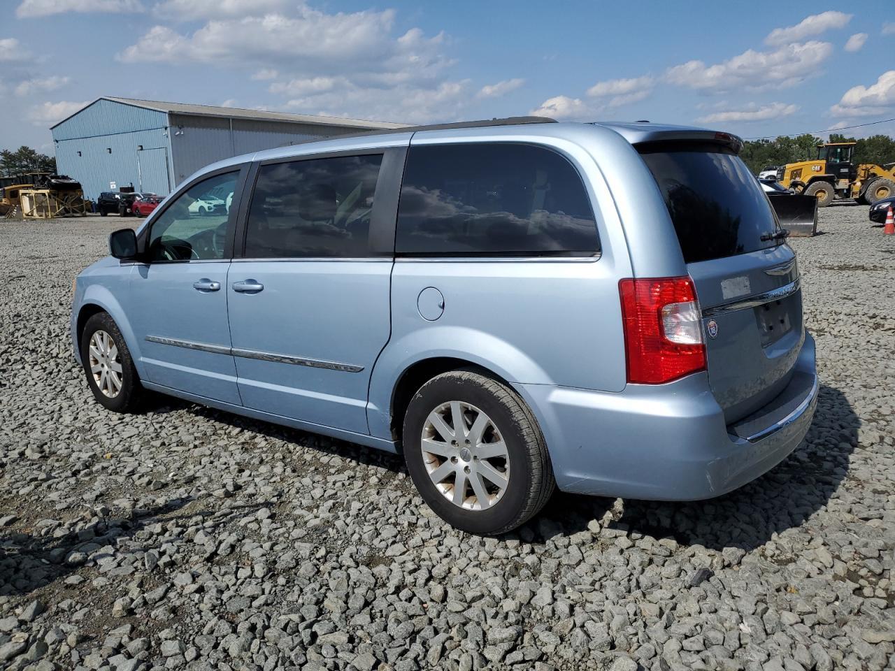 2013 Chrysler Town & Country Touring - Image 2