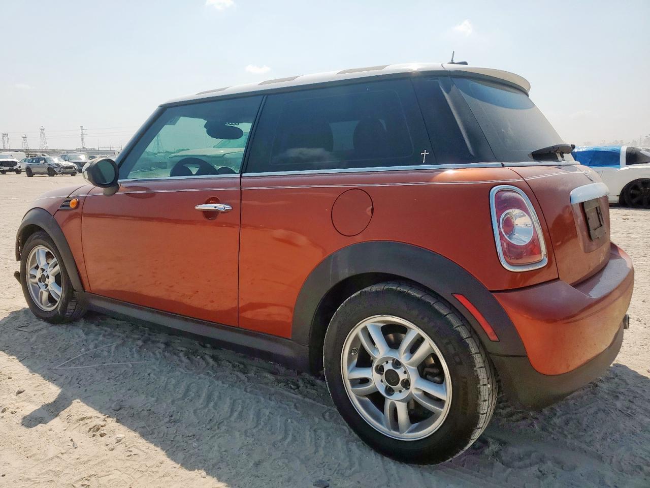 2011 Mini Cooper - Image 2