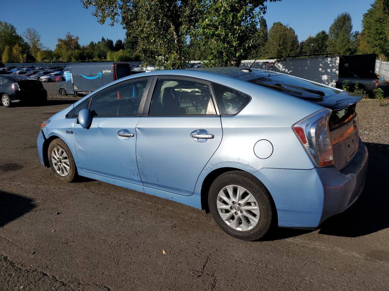 2014 Toyota Prius Plug-In - Image 2
