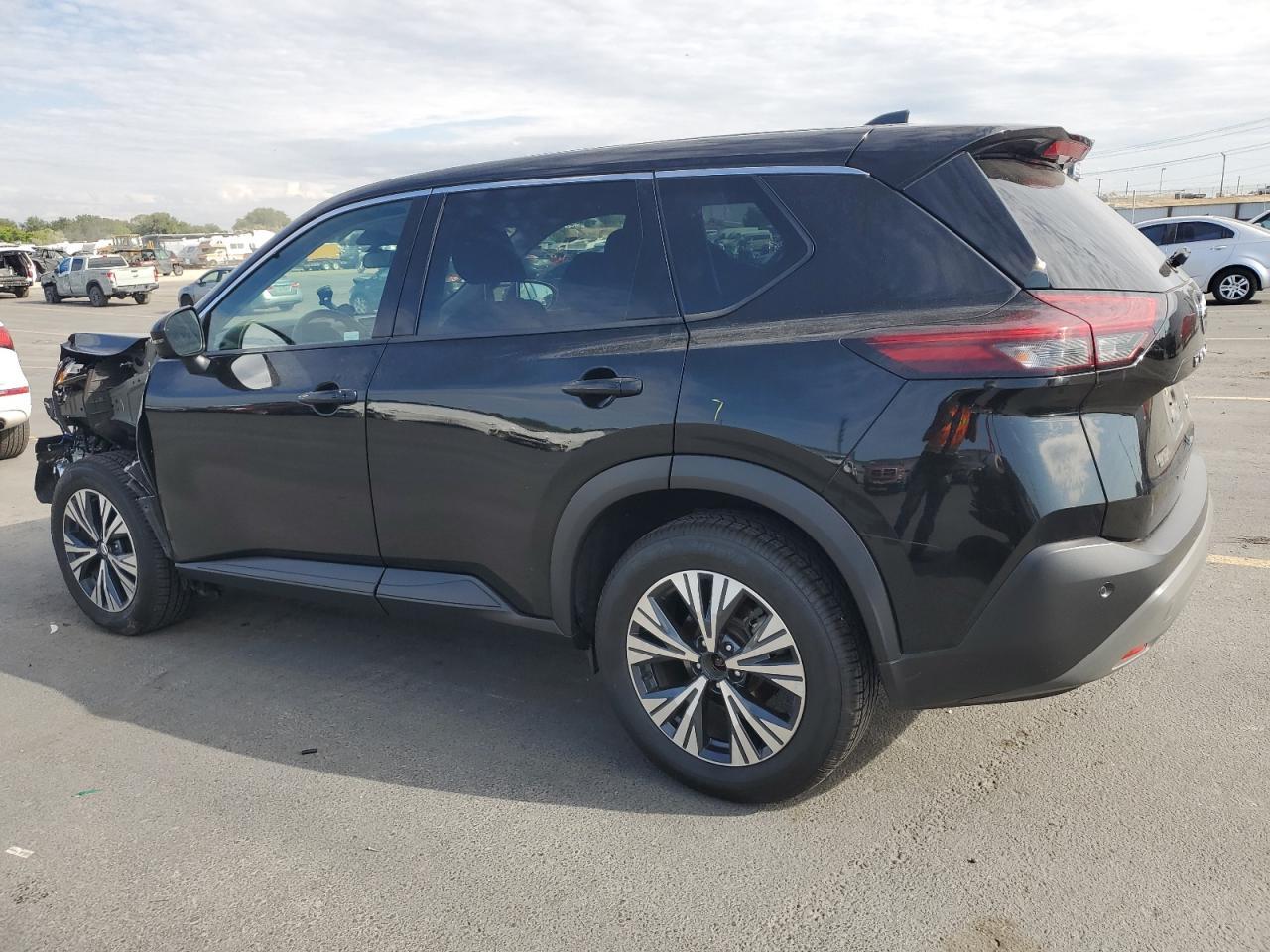 2021 Nissan Rogue Sv - Image 2