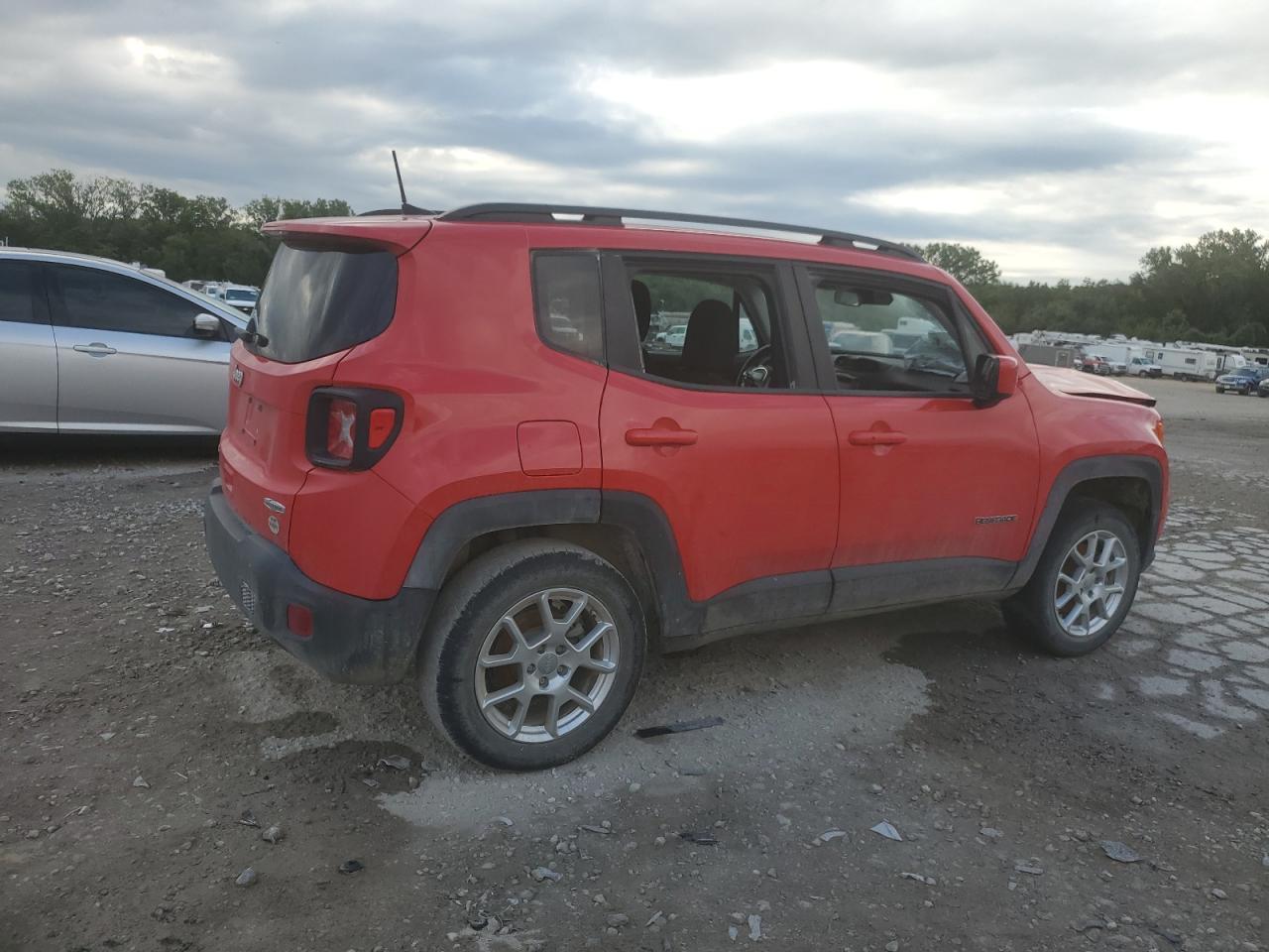 2019 Jeep Renegade Latitude - Image 3