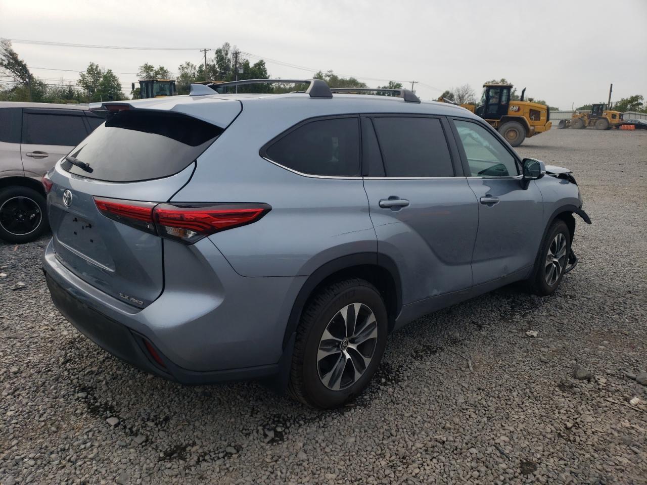 2020 Toyota Highlander Xle - Image 3