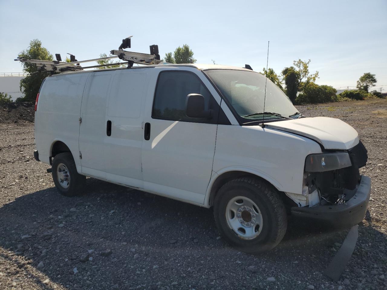 2019 Chevrolet Express G3500 - Image 4