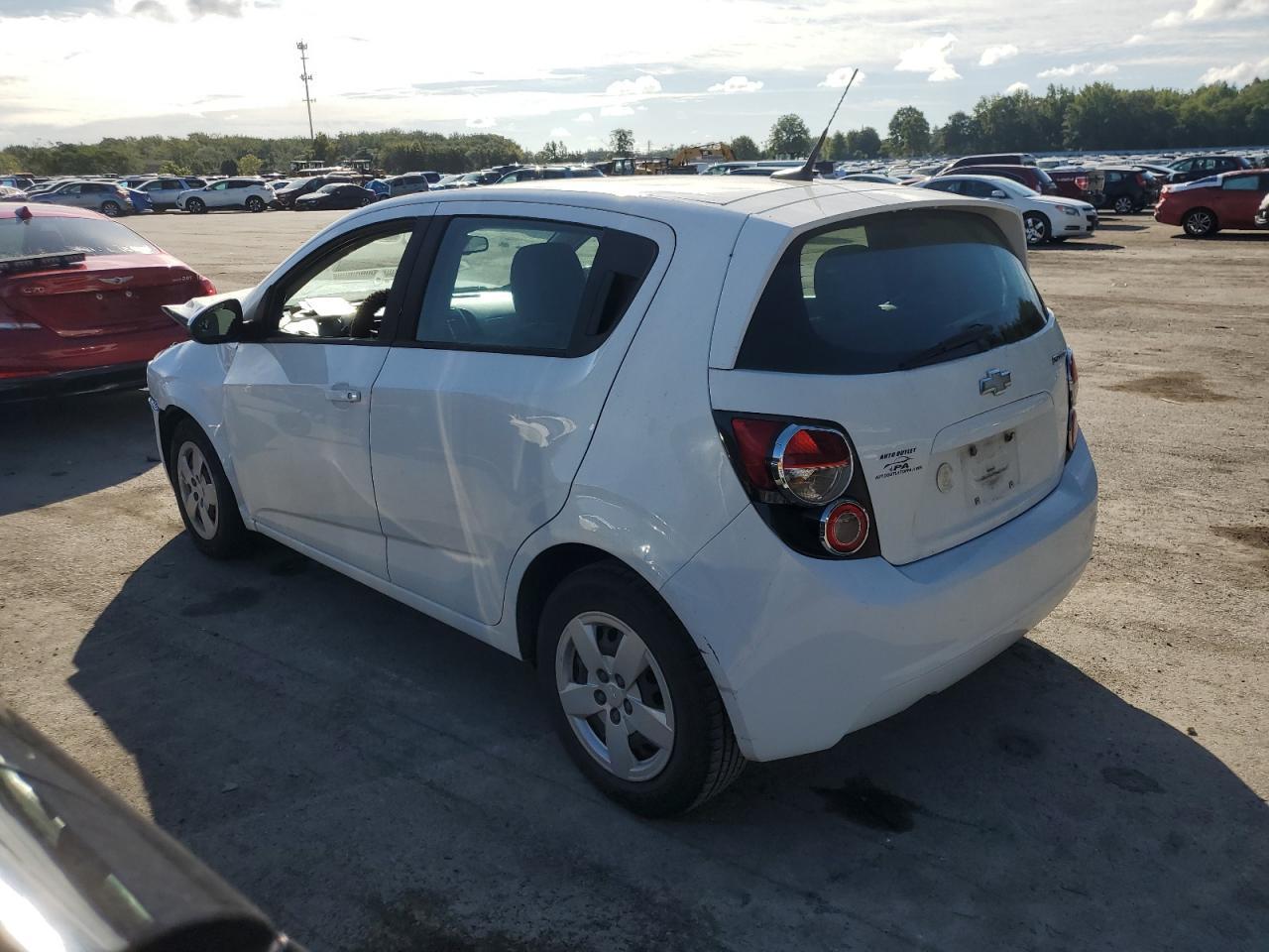 2014 Chevrolet Sonic Ls - Фото 2
