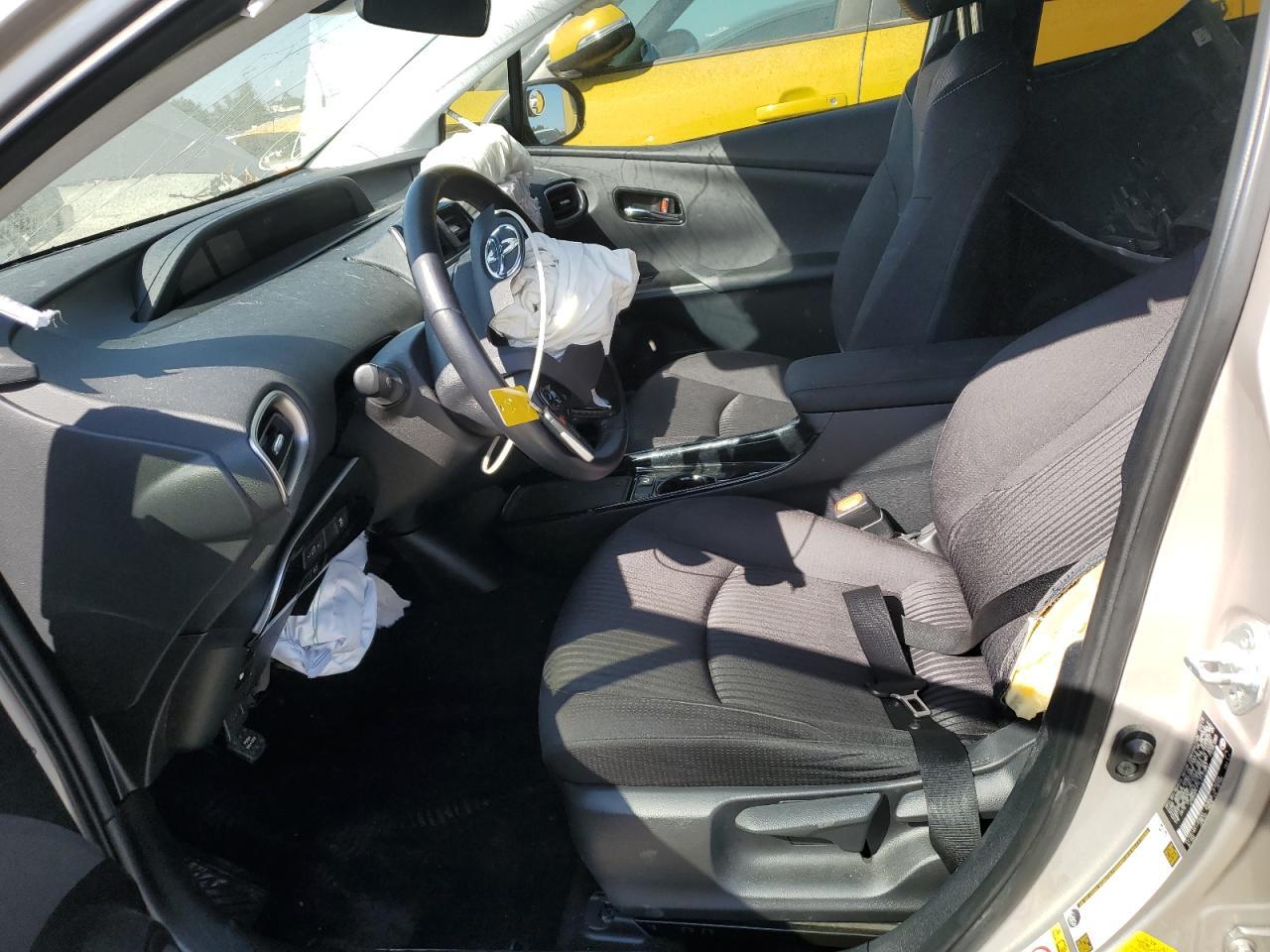 2020 Toyota Prius Prime Le - Фото 7
