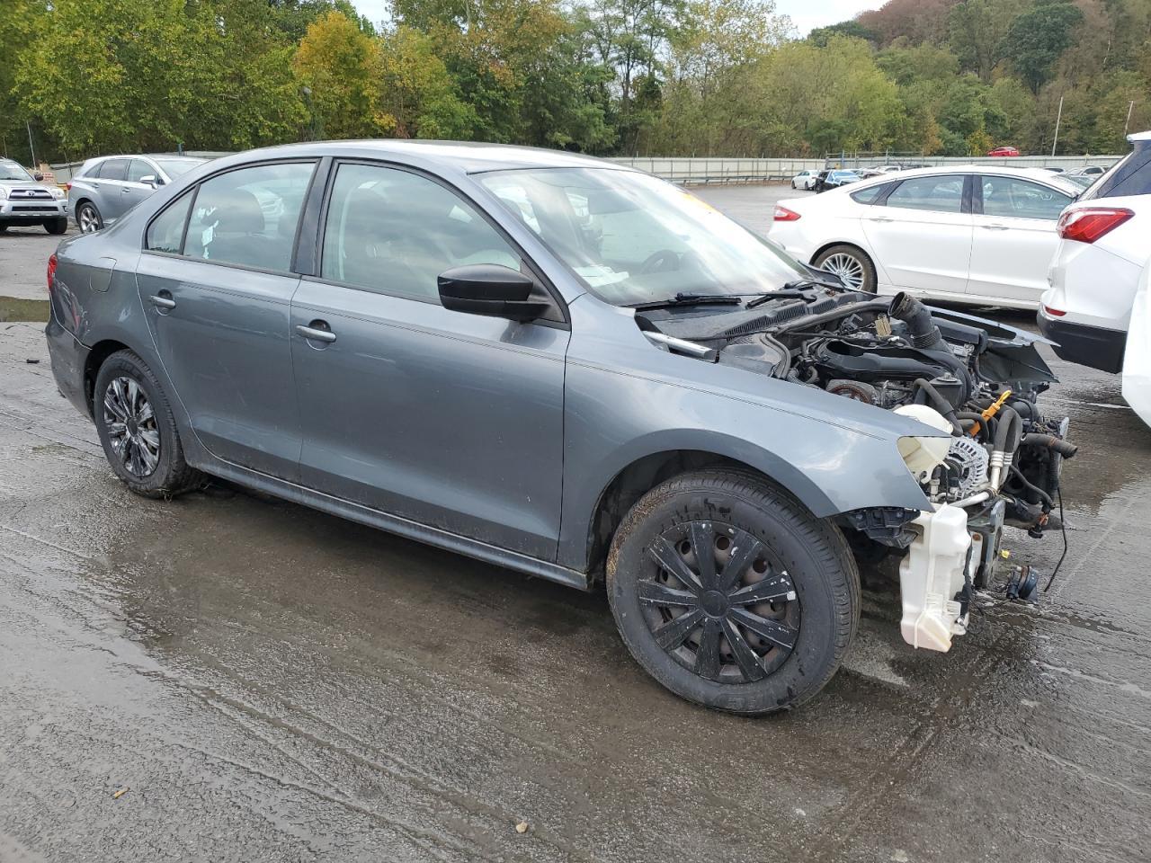 2013 Volkswagen Jetta Base - Image 4