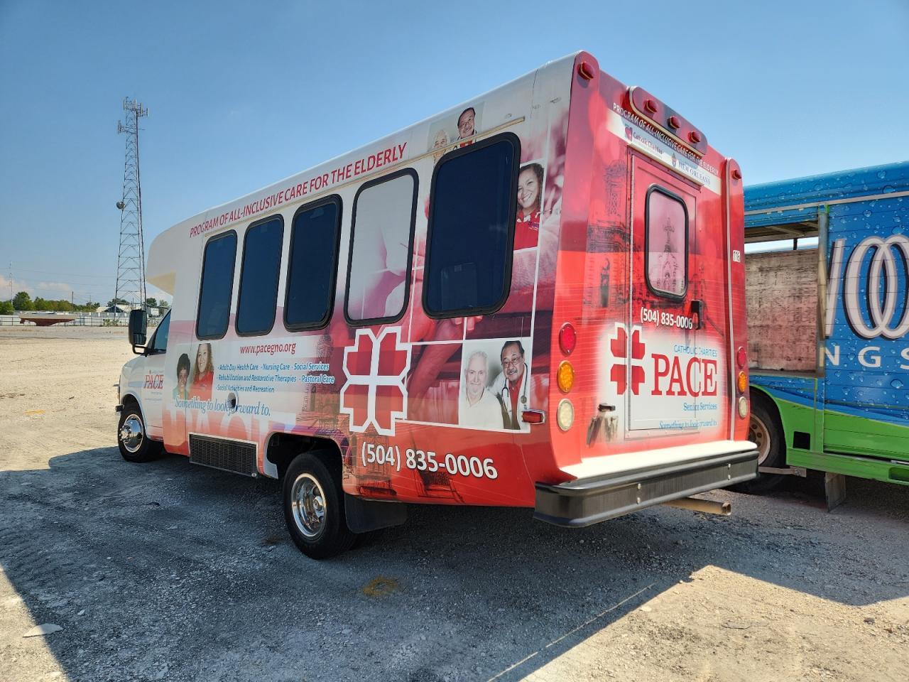 2019 Chevrolet Express G3 - Shuttle Bus - Фото 3