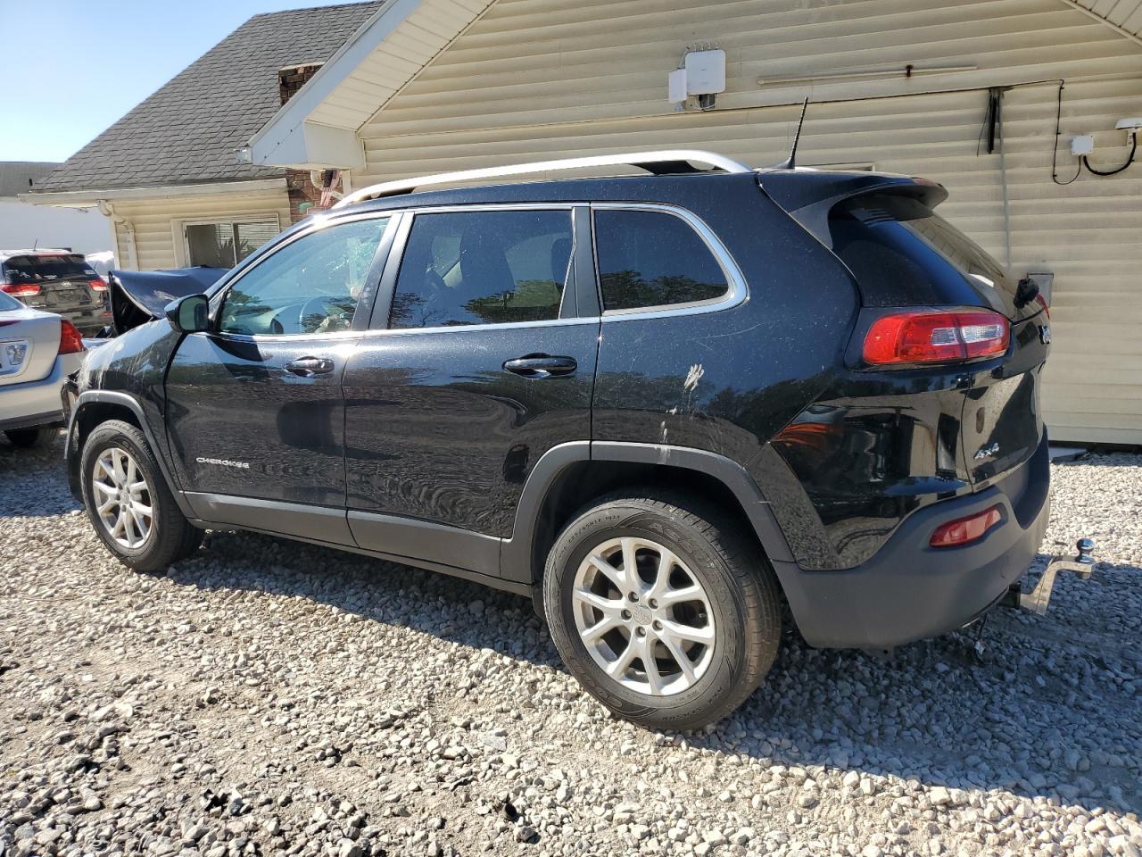 2018 Jeep Cherokee Latitude Plus - Image 2