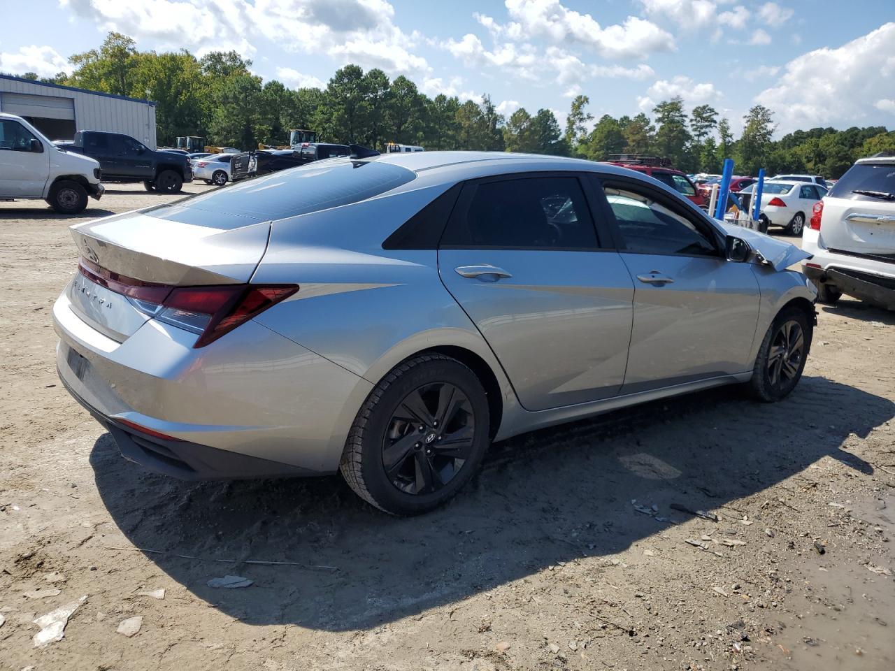 2022 Hyundai Elantra Sel - Image 3