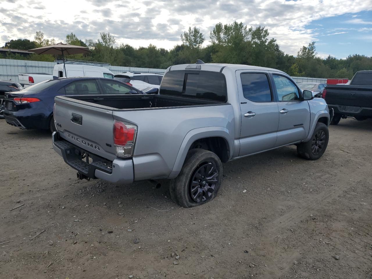 2017 Toyota Tacoma Limited - Image 3