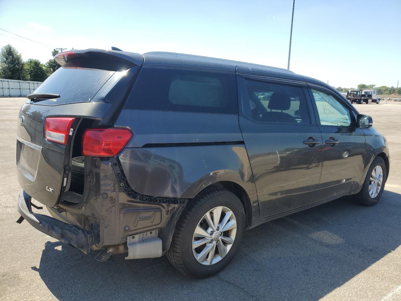 2017 Kia Sedona Lx - Фото 3