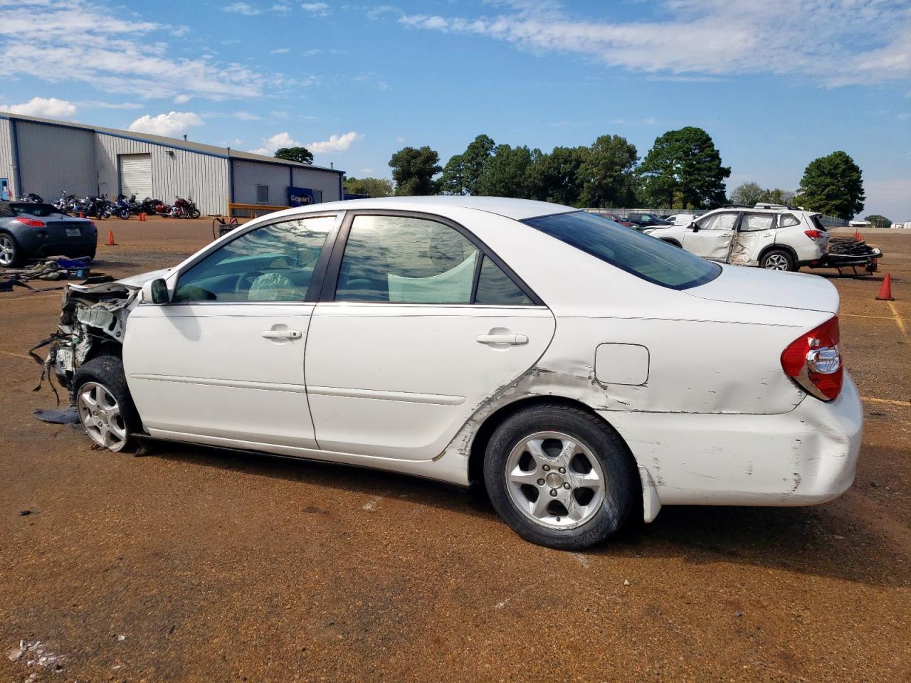 2004 Toyota Camry Le - Фото 2
