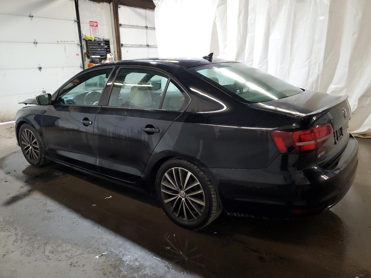 2016 Volkswagen Jetta Sport - Фото 2