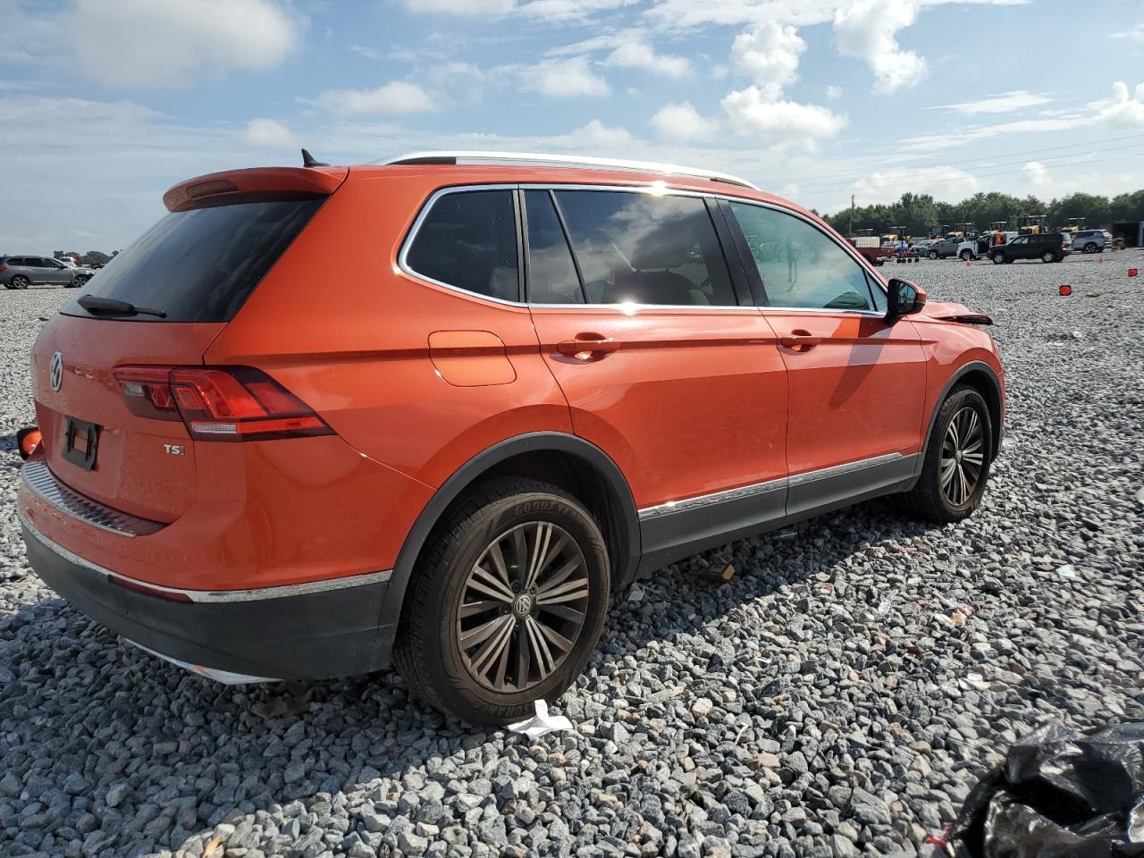 2018 Volkswagen Tiguan Se - Фото 3