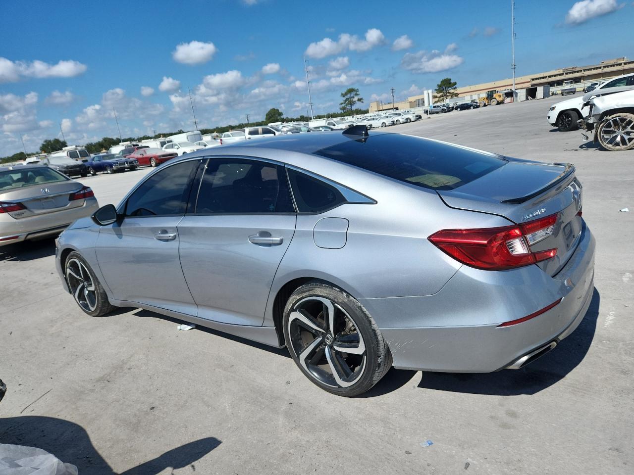 2022 Honda Accord Sport - Фото 2