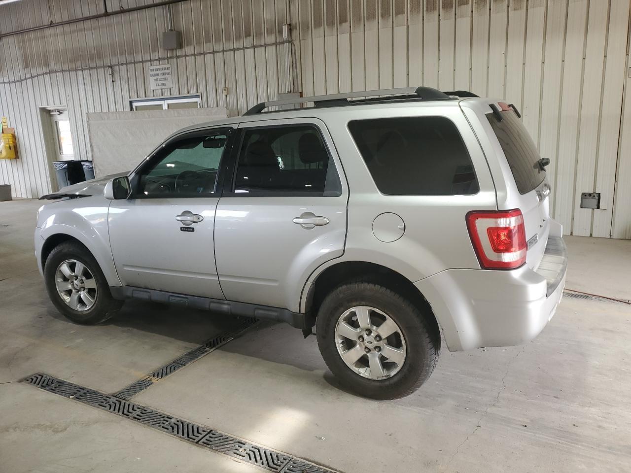 2010 Ford Escape Limited - Image 2