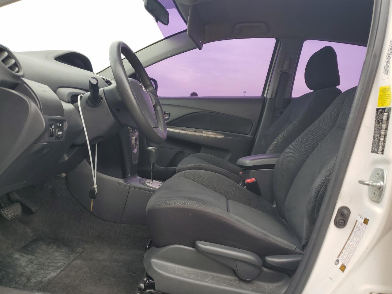 2011 Toyota Yaris - Фото 7