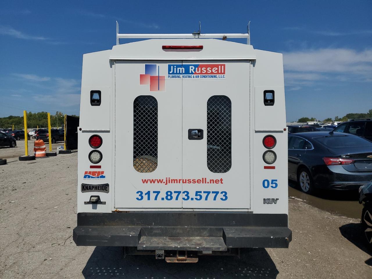 2016 Ford Econoline E350 Super Duty Cutaway Van - Image 4