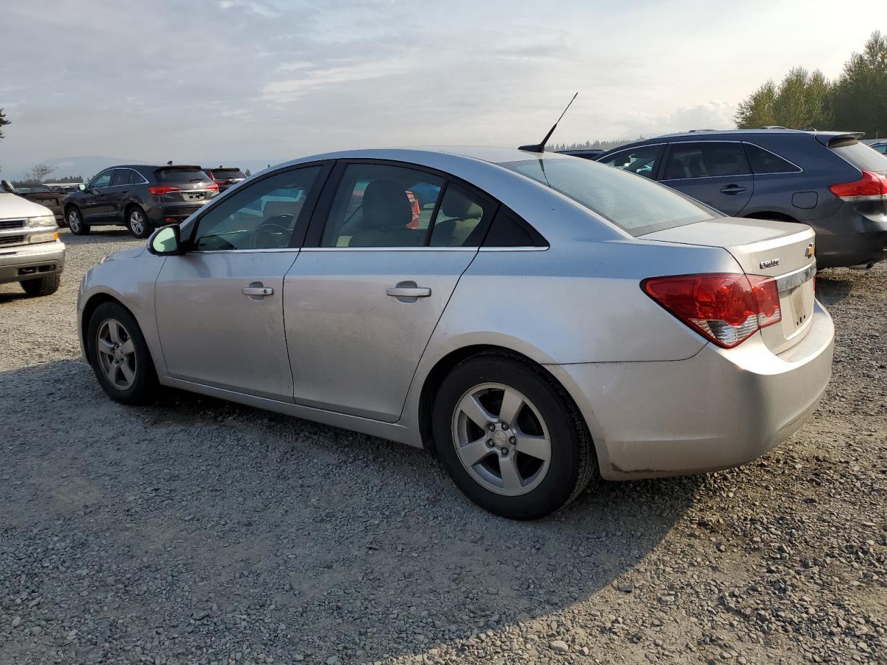 2014 Chevrolet Cruze Lt - Image 2