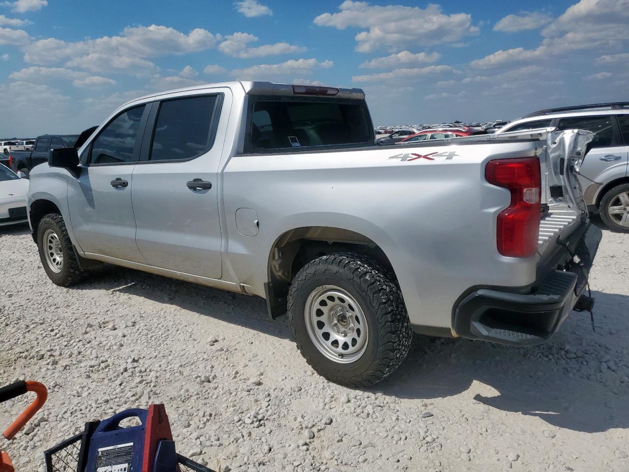 2019 Chevrolet Silverado K1500 - Фото 2