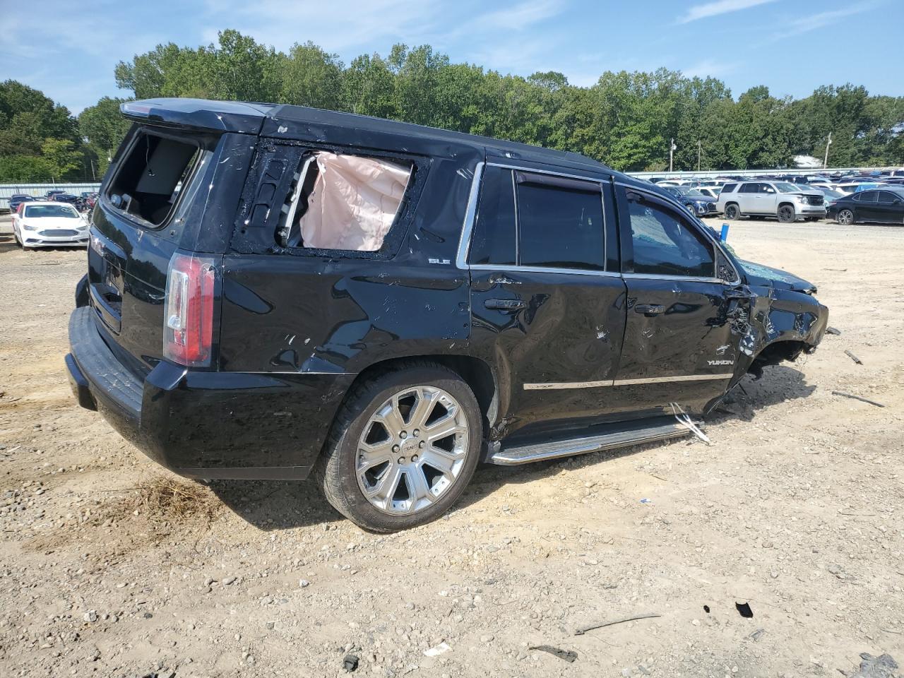 2016 GMC Yukon Sle - Image 3