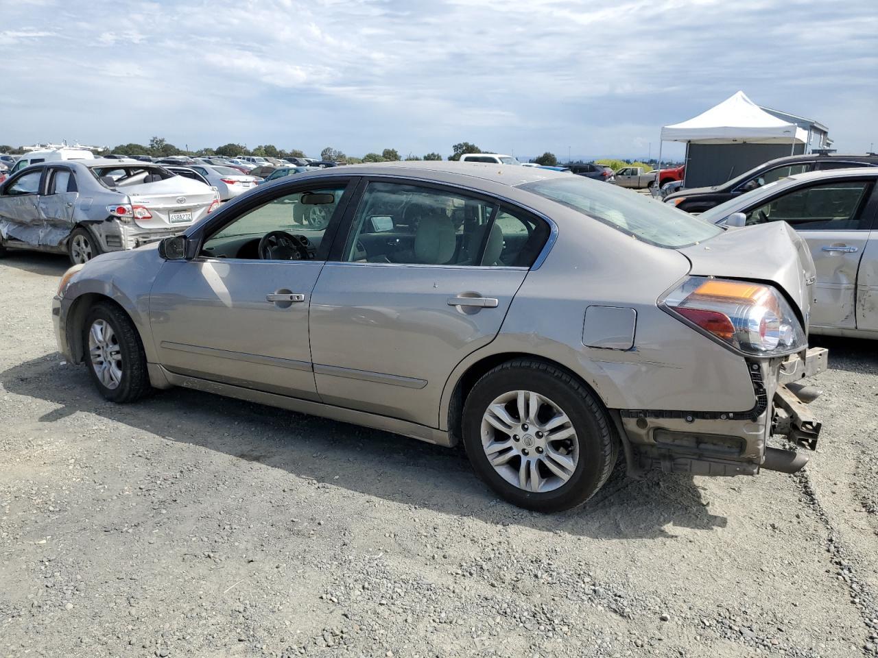2012 Nissan Altima Base - Image 2