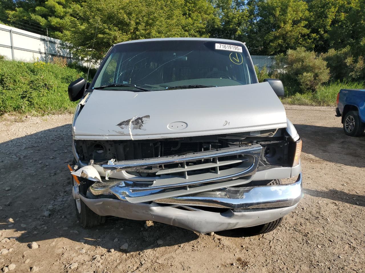 2000 Ford Econoline E350 Super Duty Wagon - Фото 5
