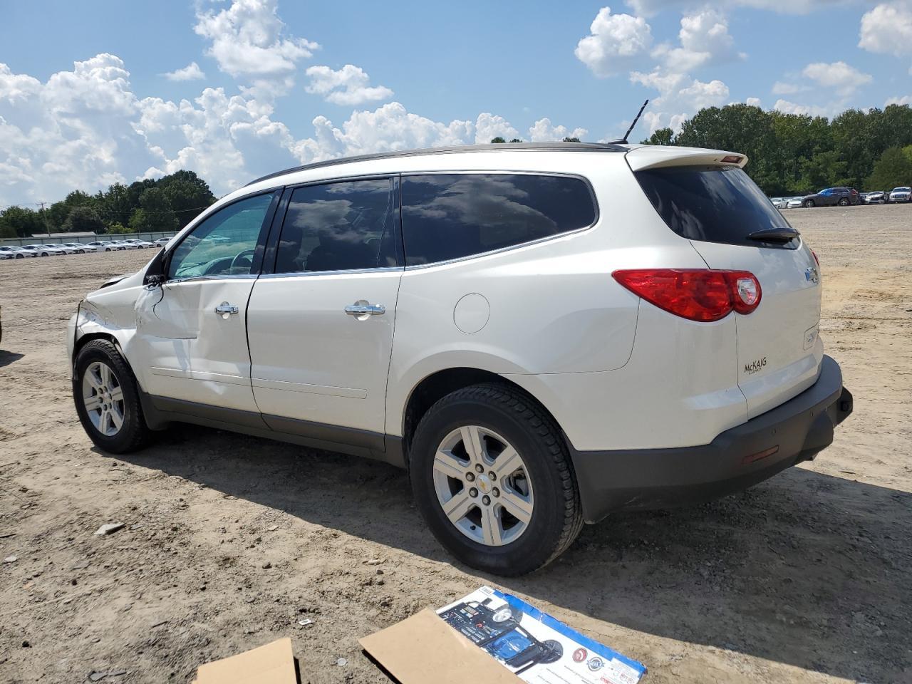 2011 Chevrolet Traverse Lt - Фото 2