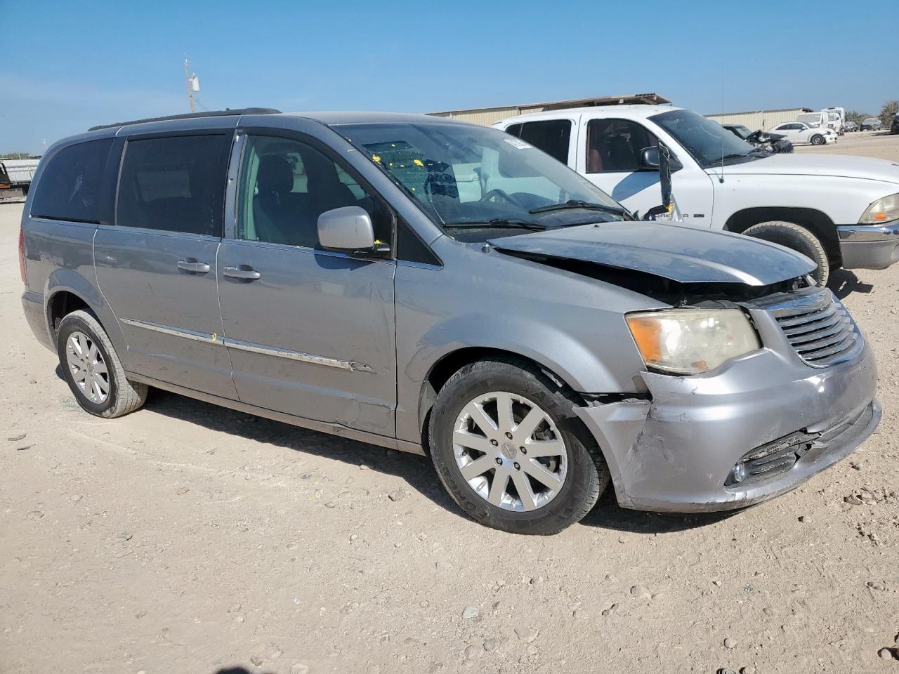 2014 Chrysler Town & Country Touring - Фото 4