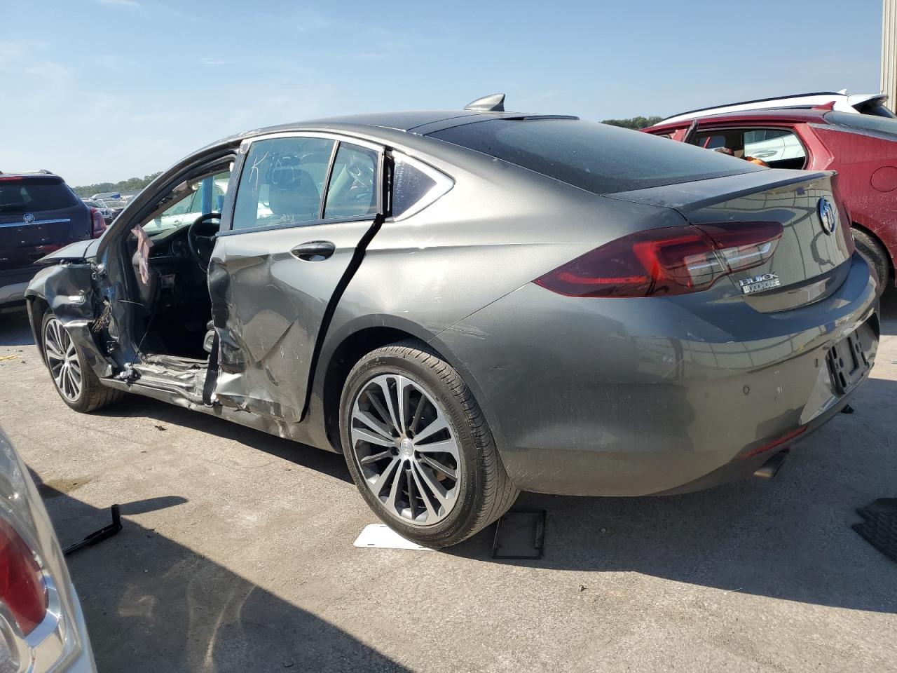 2018 Buick Regal Essence - Image 2