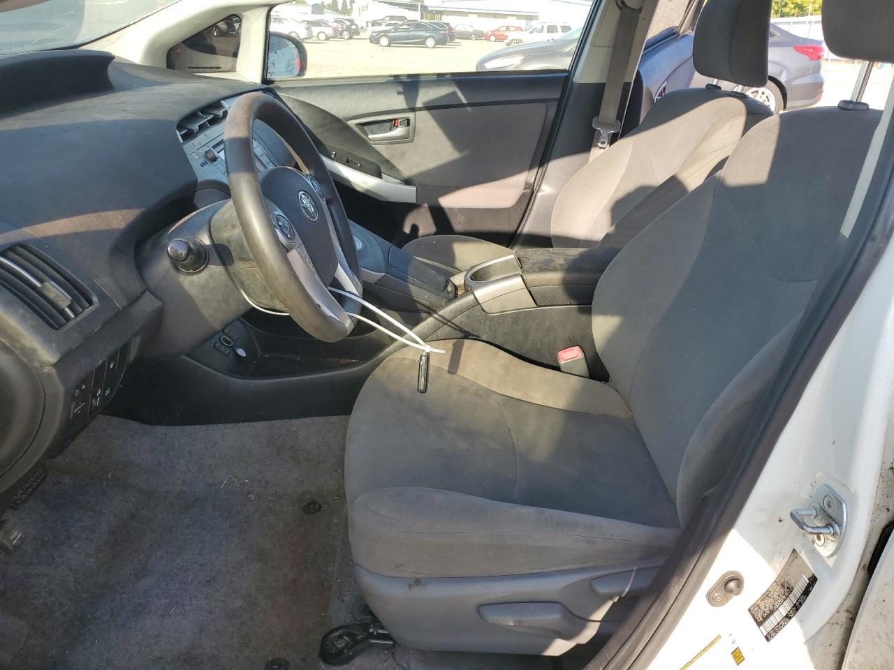 2013 Toyota Prius Plug-In - Image 7