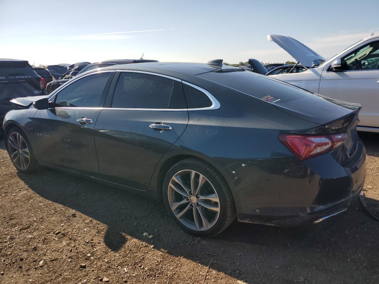 2020 Chev Malibu Premier - Фото 2