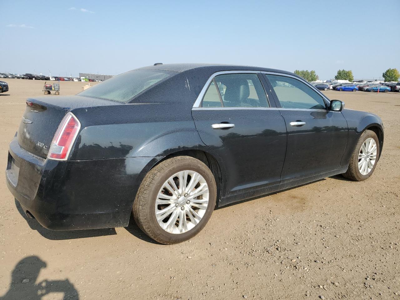 2013 Chrysler 300C Luxury - Image 3