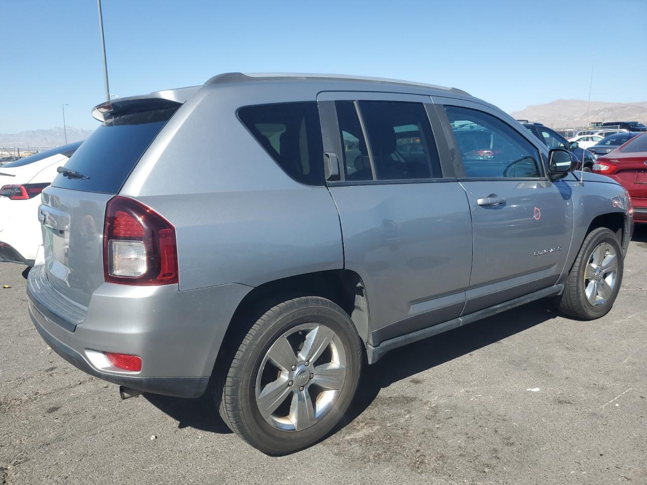 2016 Jeep Compass Sport - Фото 3